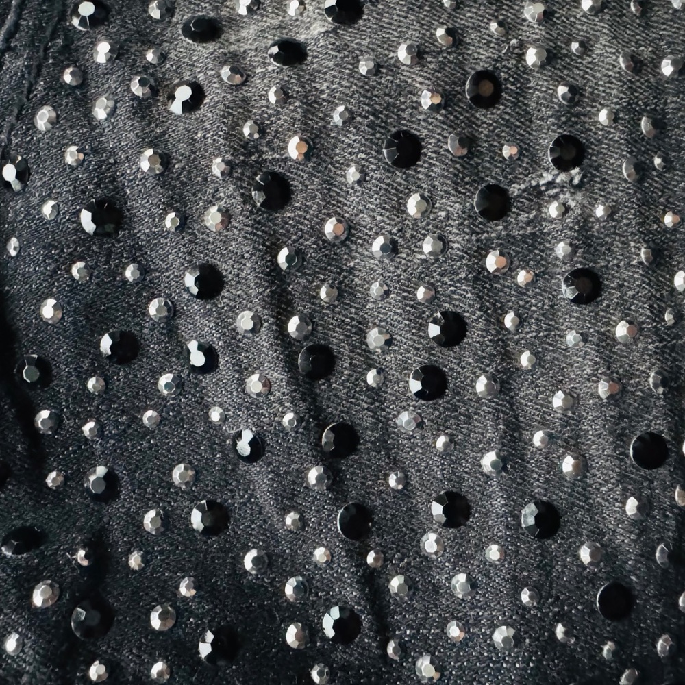 FOREVER 21 Premium Denim Black Rhinestone Studded Distressed Shorts Size 26 - Picture 6 of 7
